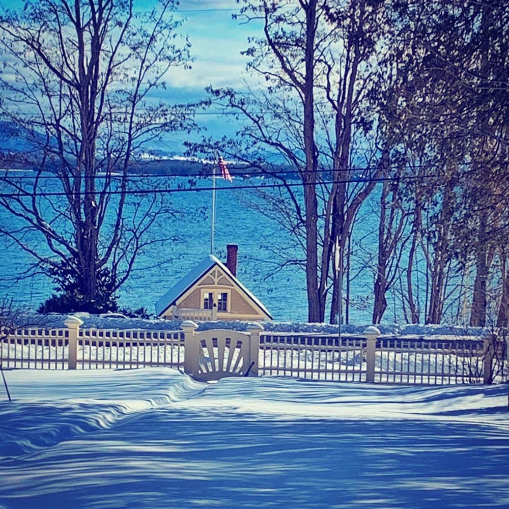 Nor’easter Neige: boathouse, February 4, 2021 (Photo: R.P. Murphy)