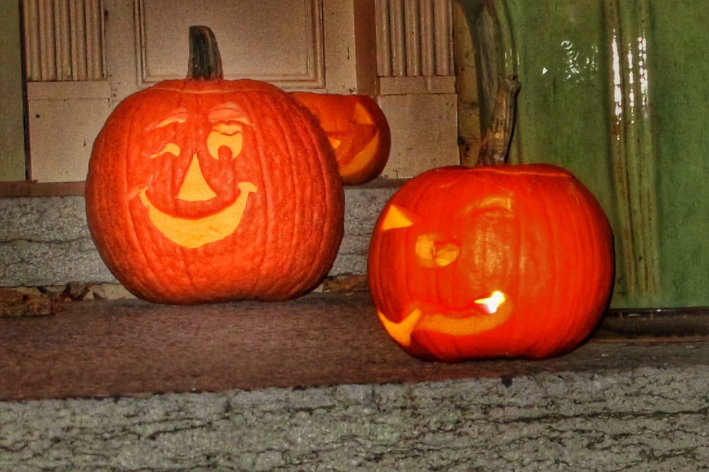 All Hallows' Eve, Rosslyn, October 31, 2010 (Photo: Geo Davis)