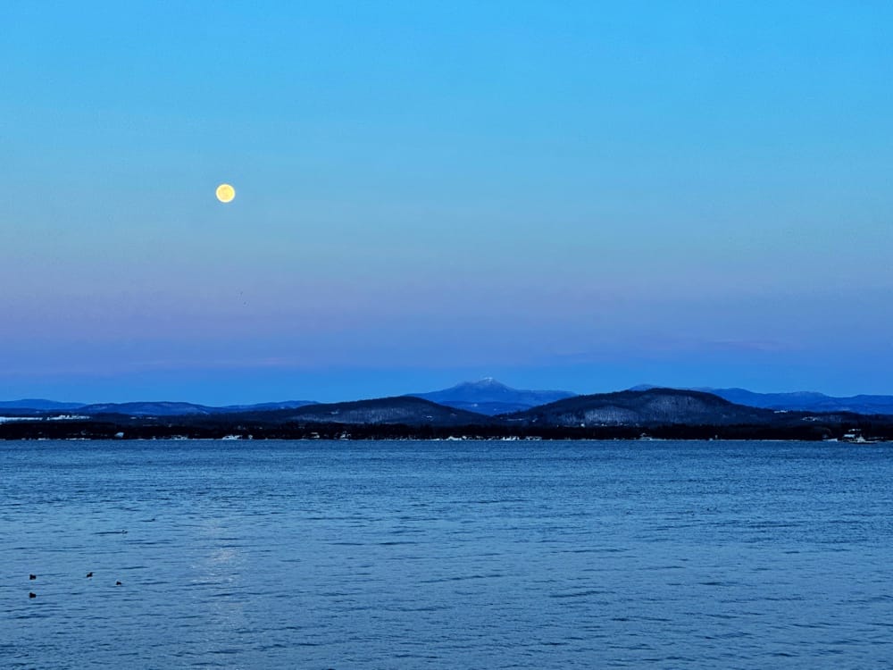 Moonrise in March (Photo: Geo Davis)