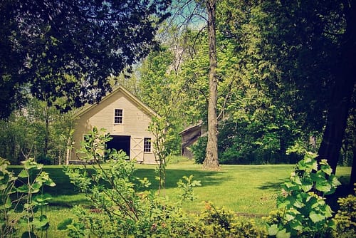 Preservation by Neglect: Carriage barn and icehouse, 2006 (Source: Geo Davis) Preservation by Neglect: Carriage barn and icehouse, 2006 (Source: Geo Davis)